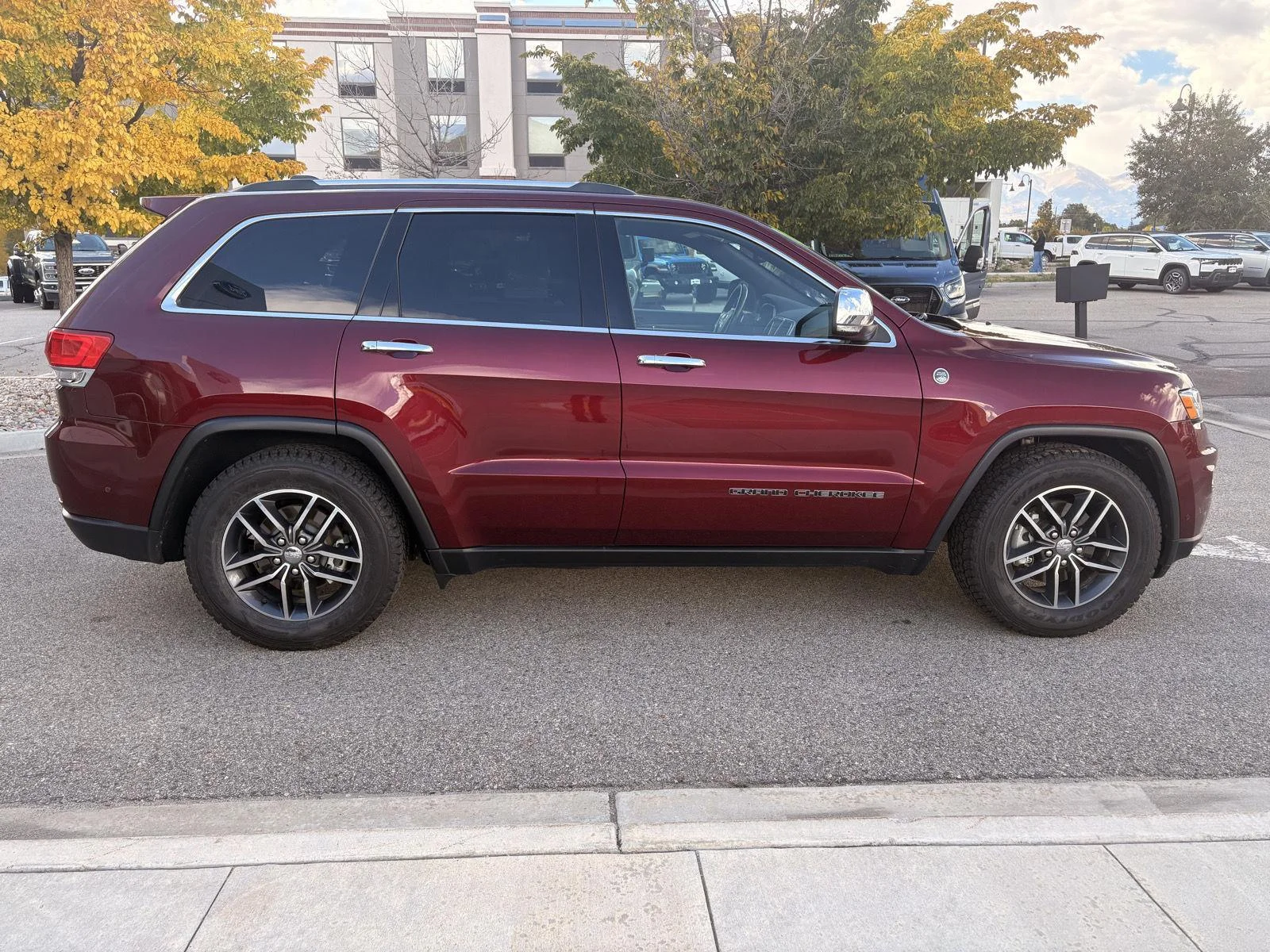 Used 2018 Velvet Red Pearlcoat Jeep Limited image 6