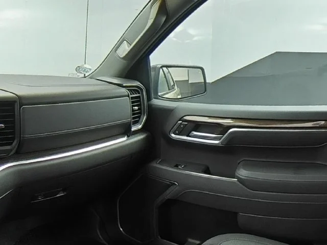 Used 2026 White Chevrolet RST image 40