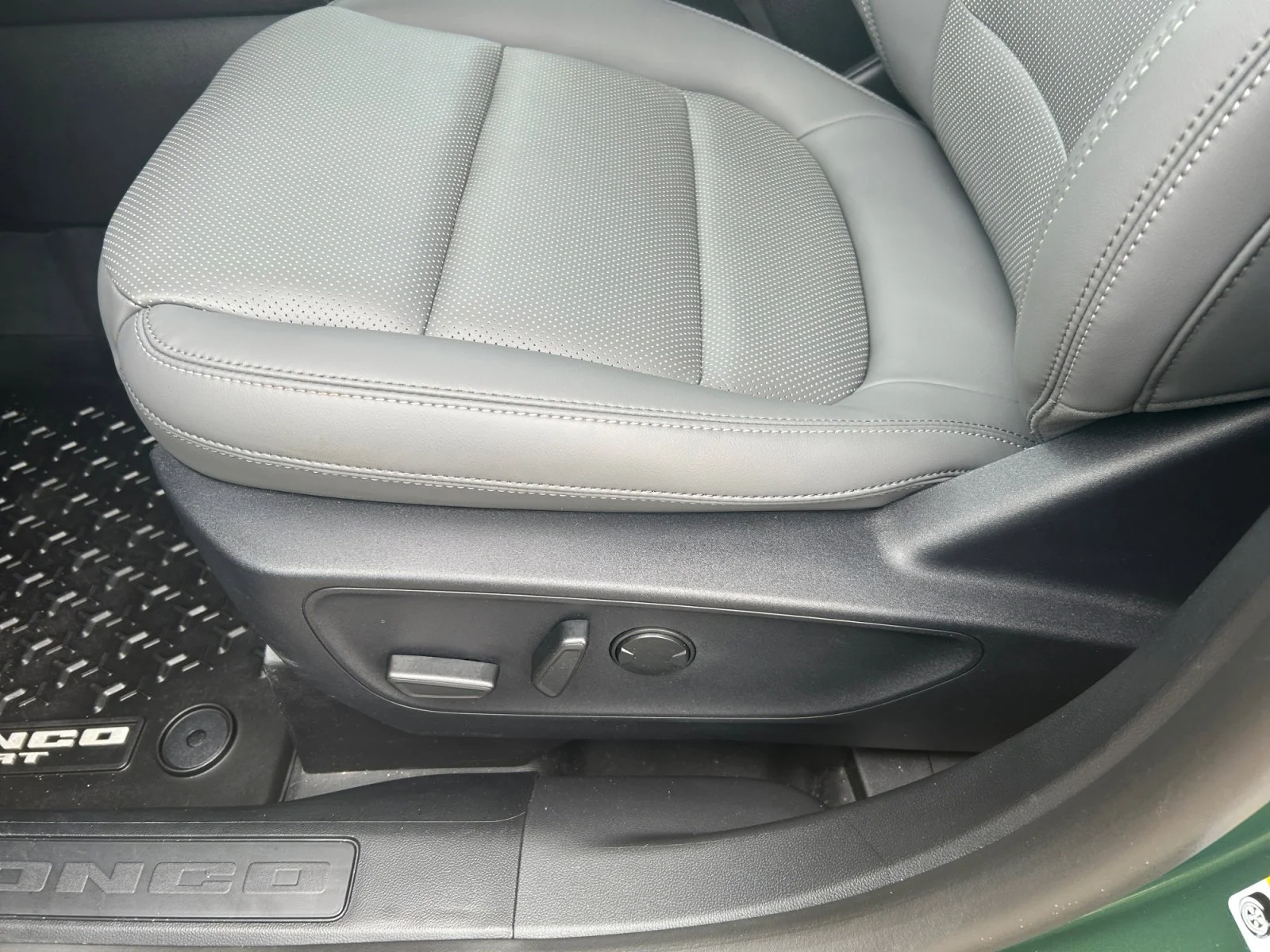 Used 2025 GREEN Ford  image 14