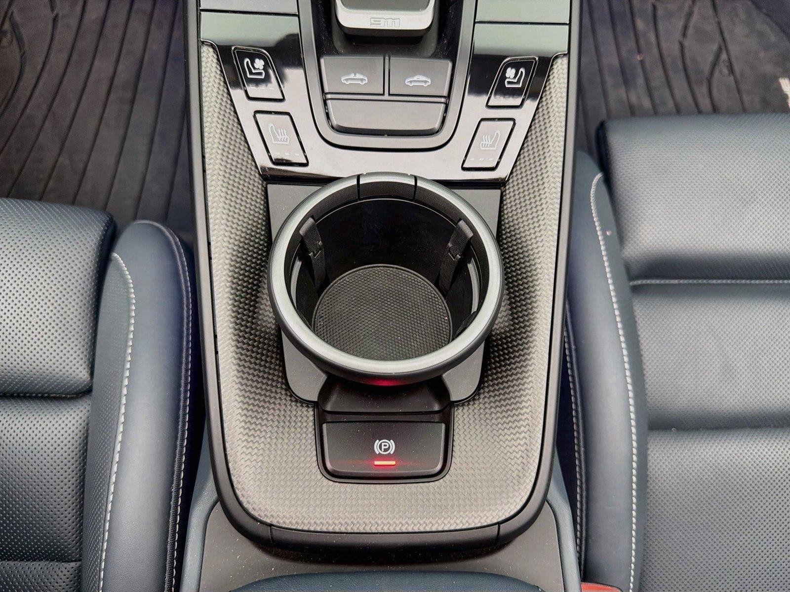 Used 2022 Chalk Porsche 4S image 25