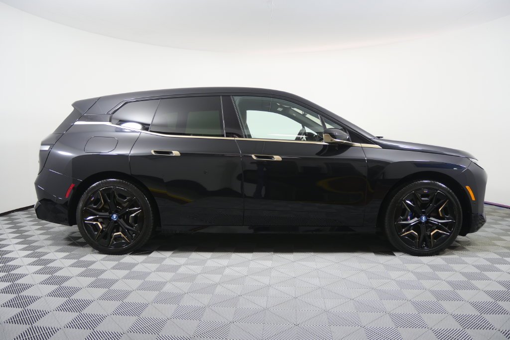 Certified Used 2024 Black Sapphire Metallic BMW M60 image 3