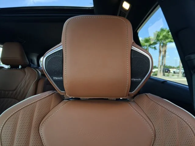 New 2027 2T RAD WHT INFINITI Autograph AWD image 19