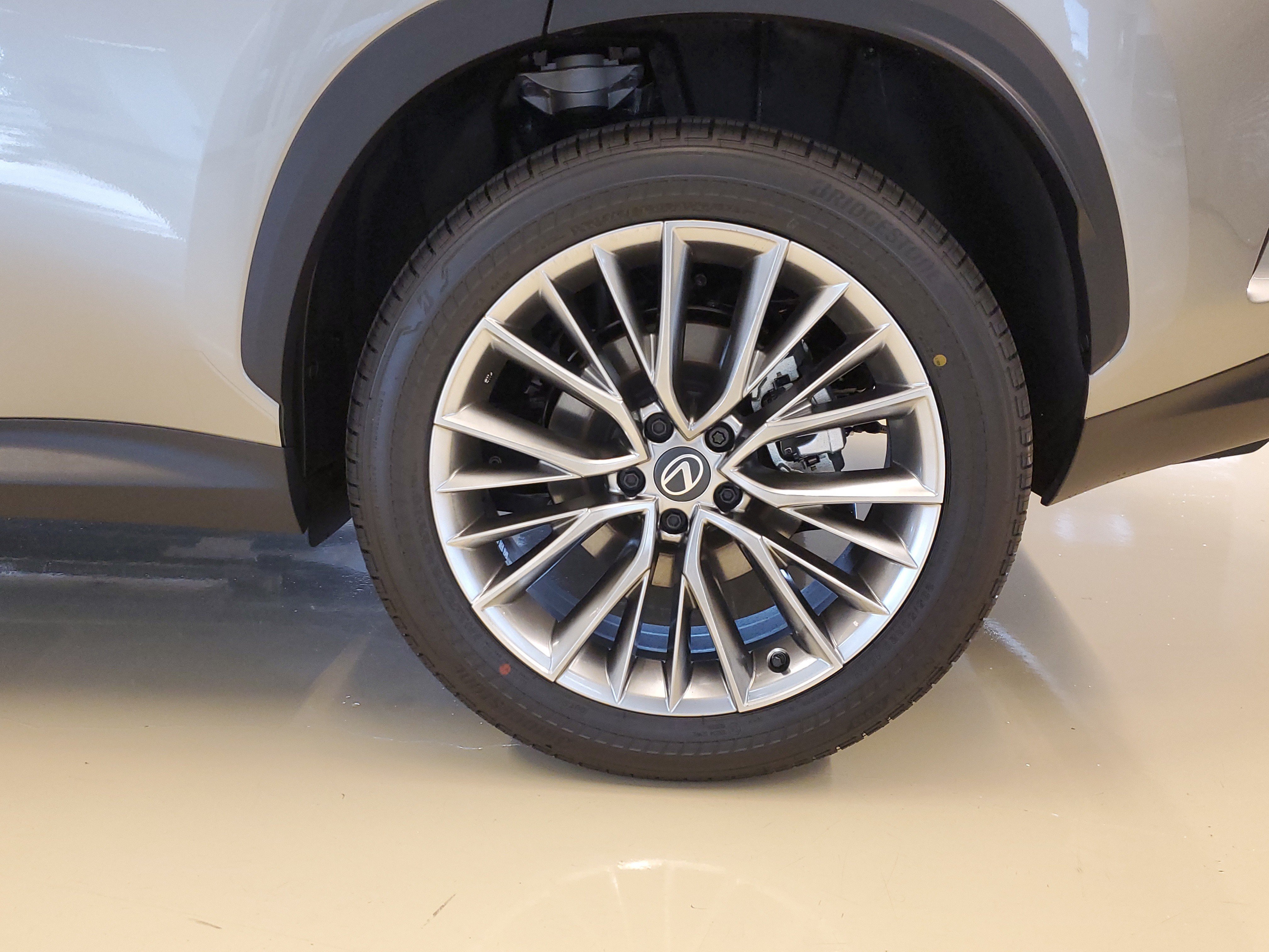 Used 2026 Atomic Silver Lexus NX 350 Luxury image 5