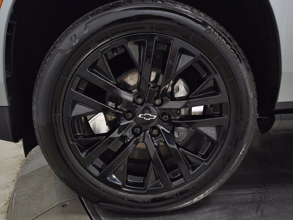 Used 2025 Gray Chevrolet Premier image 15