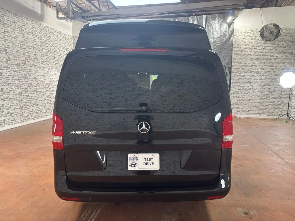 Used 2022  Mercedes-Benz Passenger image 6