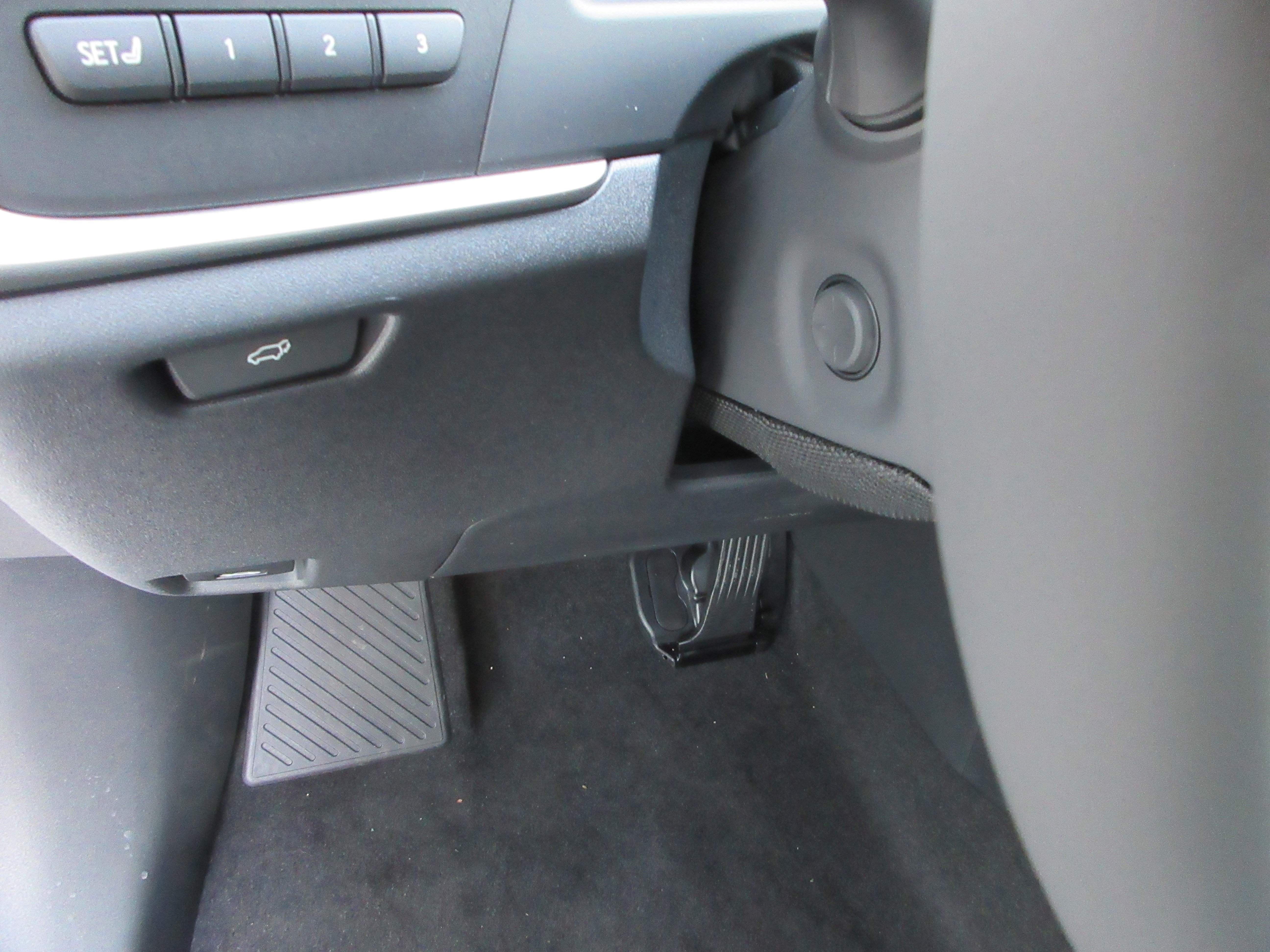 2026 Lexus RZ Premium - Photo 28