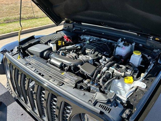 Used 2025 Black Jeep Mojave X image 25