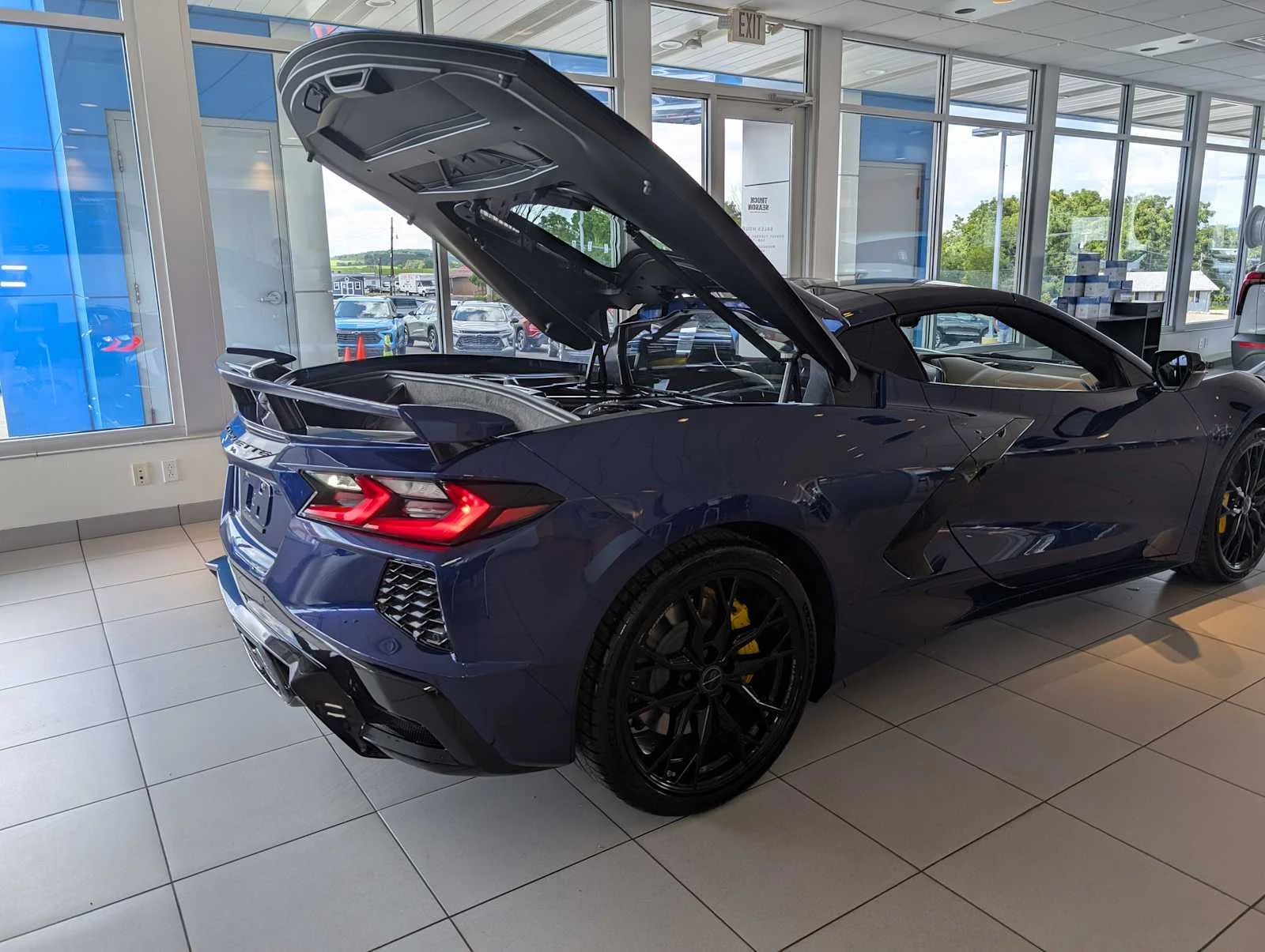 New 2027 Admiral Blue Metallic Chevrolet 2LT image 28