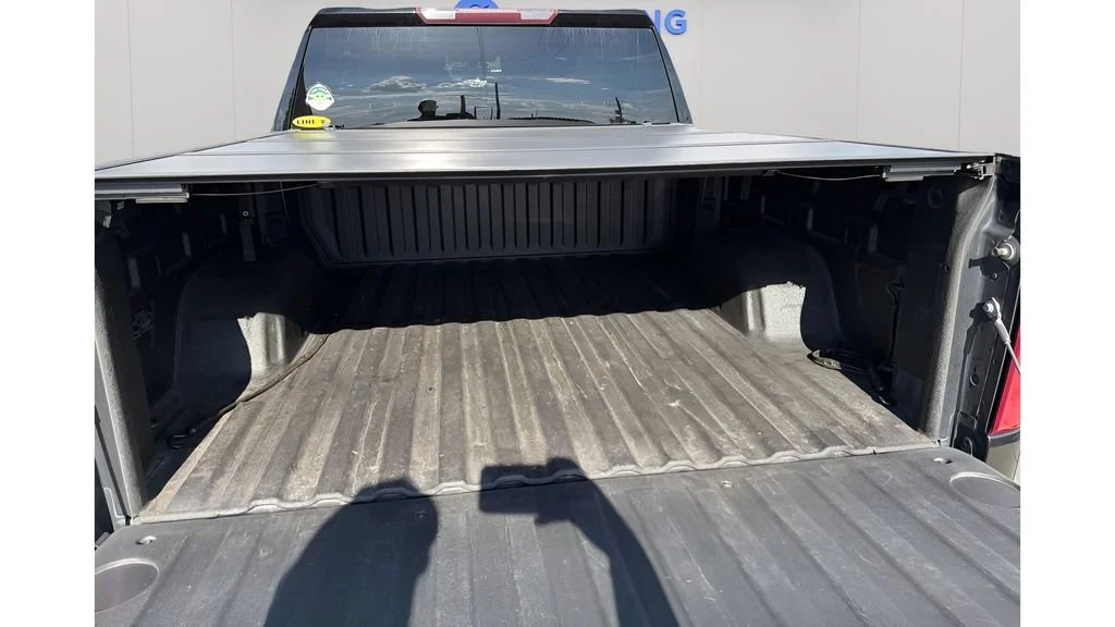 Used 2019 BLACK Chevrolet LT image 9