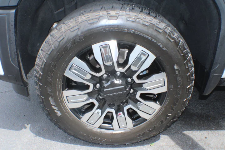 Certified Used 2025 White Frost Tricoat GMC Denali image 5