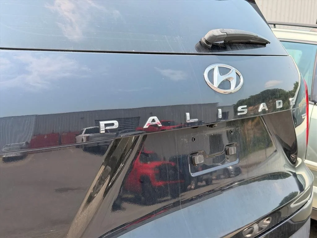 Used 2022 White Hyundai SEL image 9