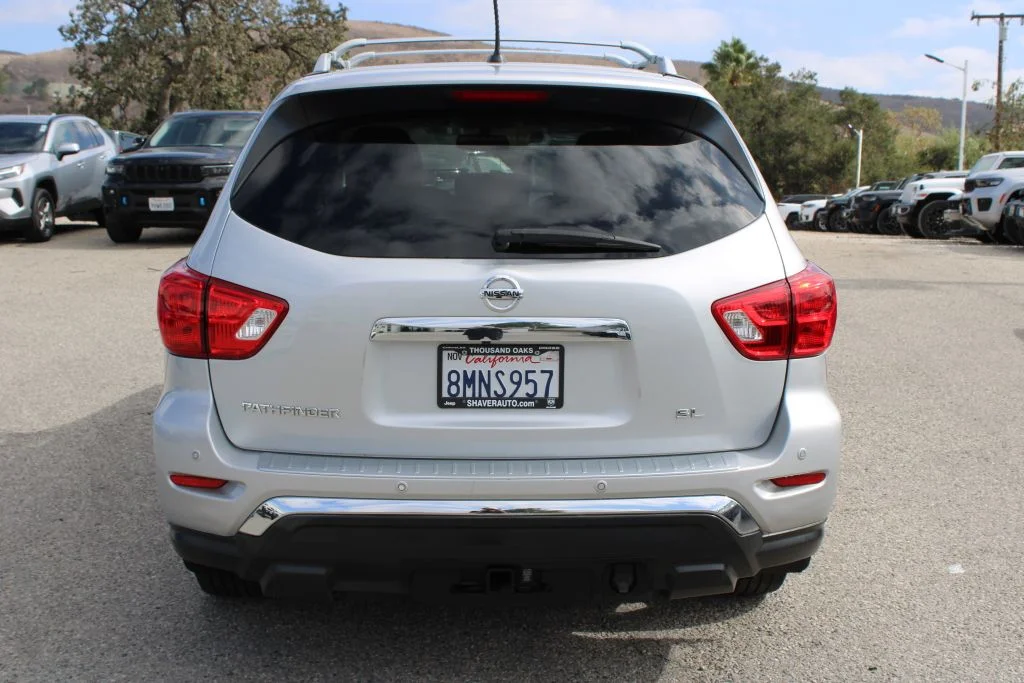 Used 2018 Silver Nissan SL image 5