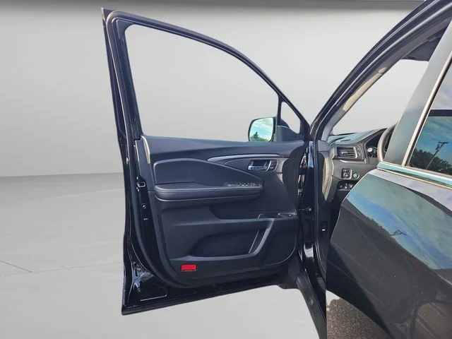 Certified Used 2023 Crystal Black Pearl Honda RTL image 23