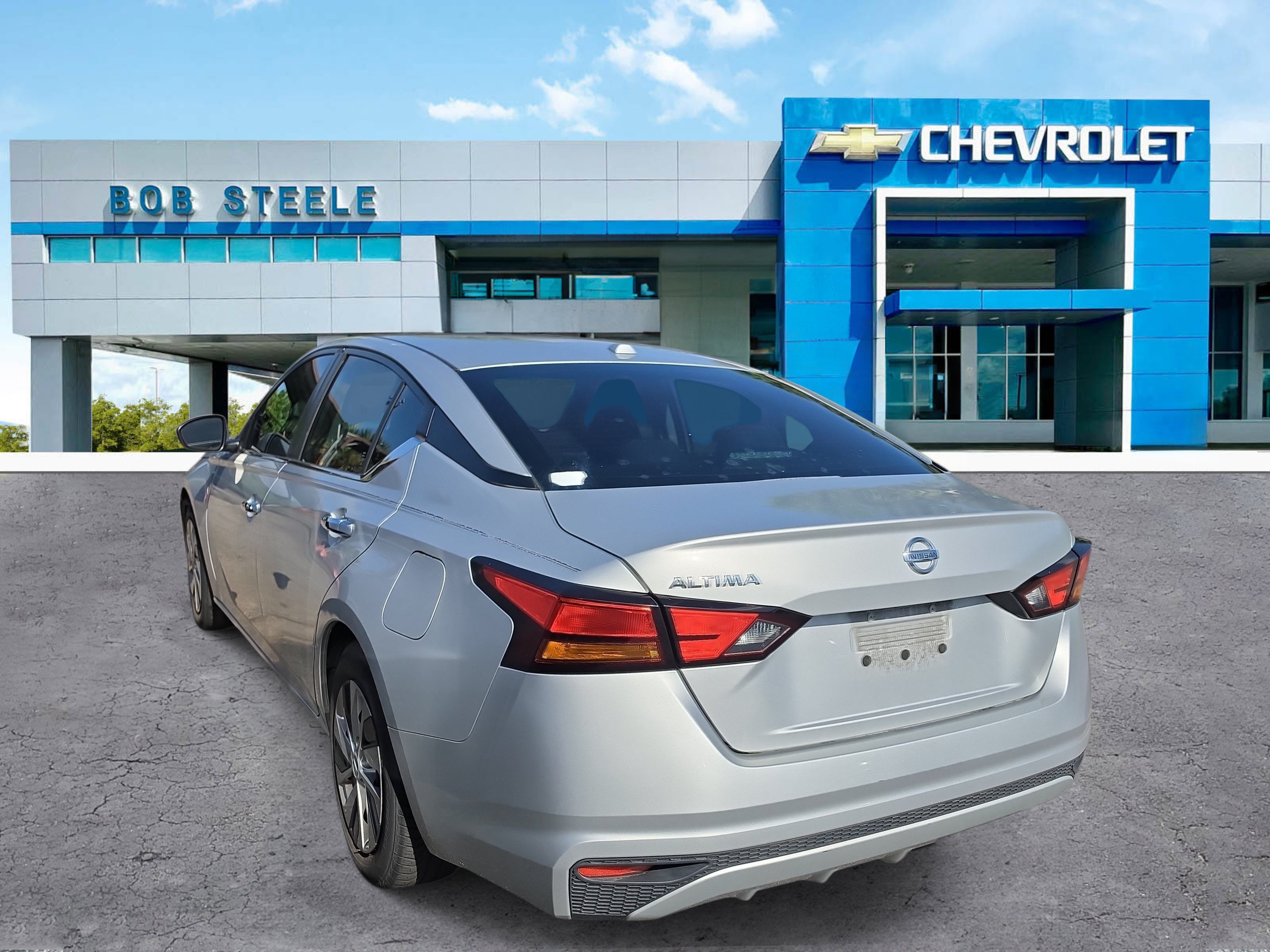 Used 2020 Silver Nissan S FWD image 6