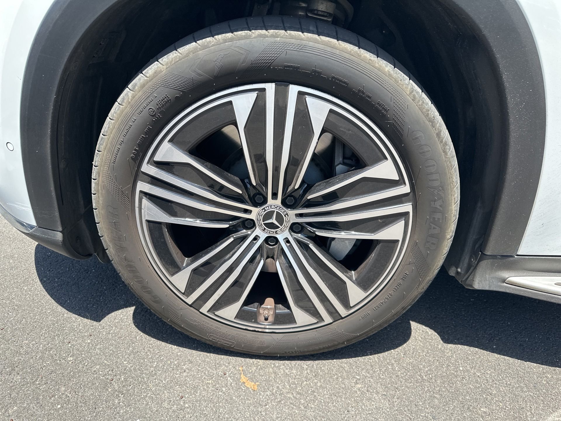 Used 2023  Mercedes-Benz 450 image 3