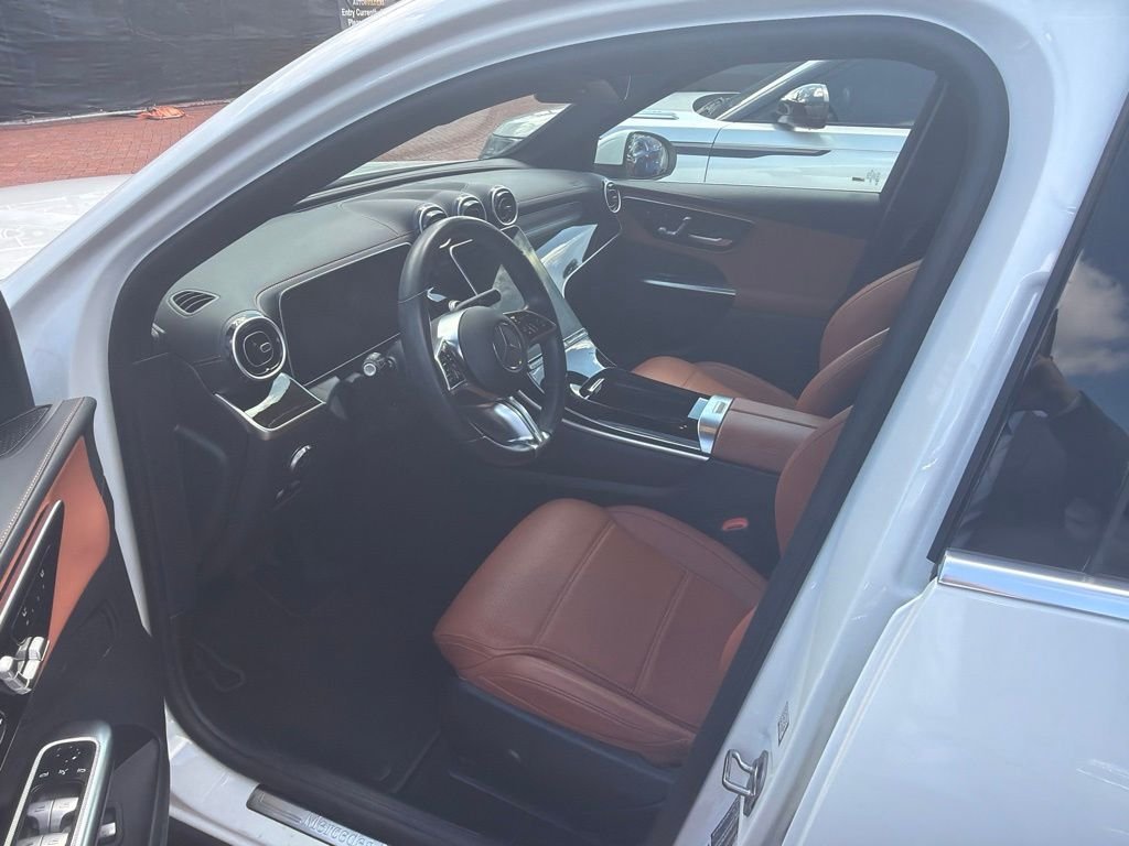 Certified Used 2025 White Mercedes-Benz GLC 300 image 4