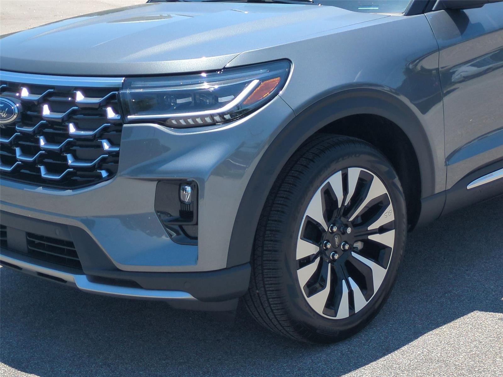 New 2026 Carbonized Gray Metallic Ford Platinum™ image 9