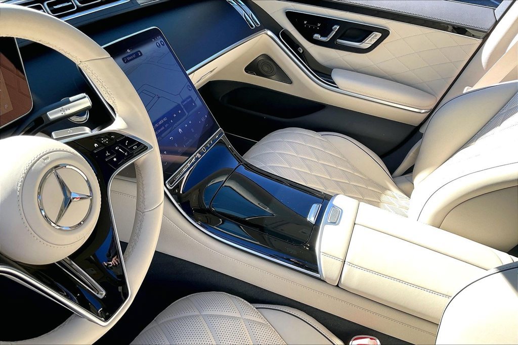 2025 Mercedes-Benz S-Class S 580e - Photo 12