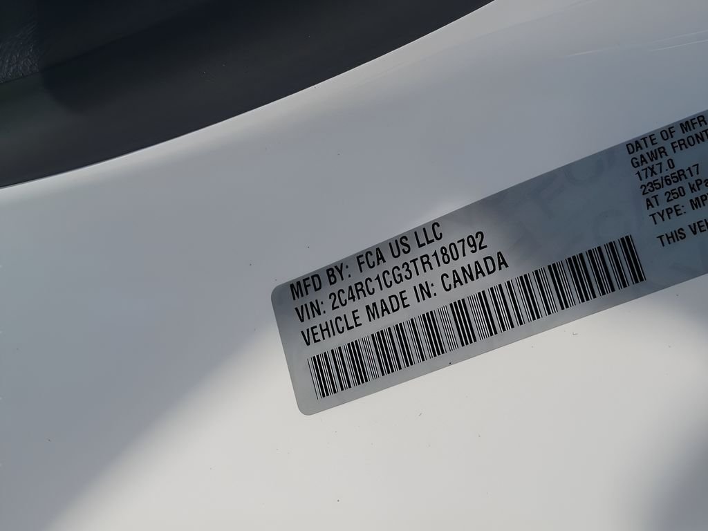 New 2026 Bright White Clear-Coat Exterior Paint Chrysler LX image 45