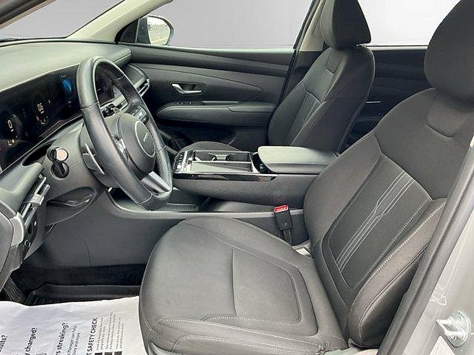 Used 2025 Hampton Gray Hyundai Preferred AWD image 9