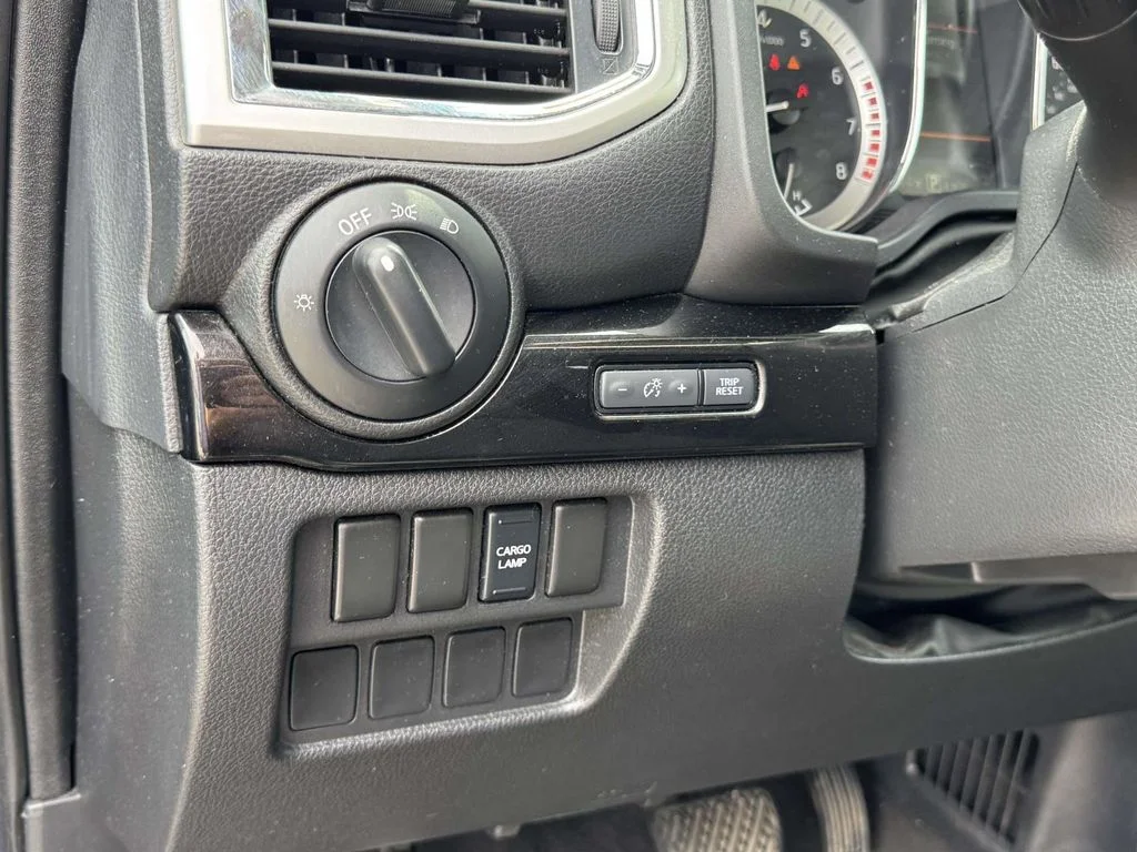 Used 2019 Blue Nissan SV image 28