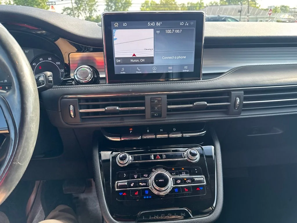 Used 2020 Silver Lincoln Standard image 19
