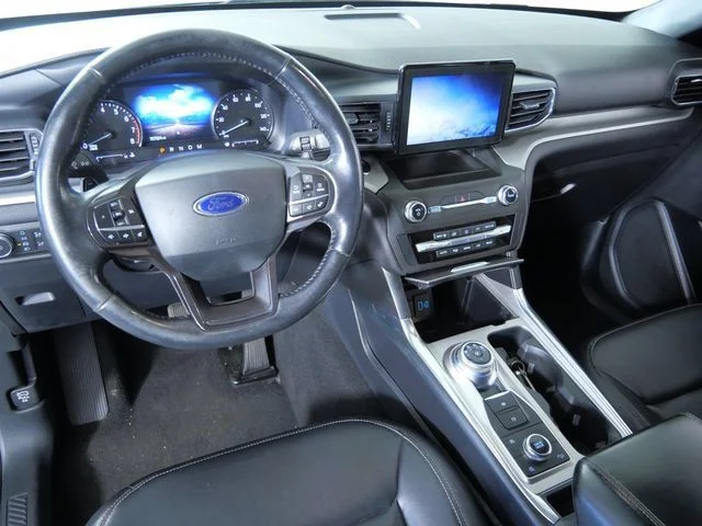 Certified Used 2020 Silver Ford XLT image 3