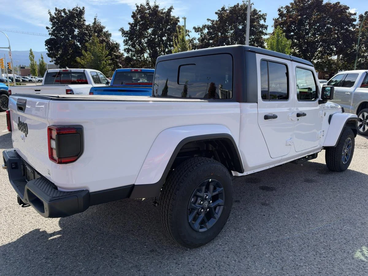 New 2026 White Jeep 85th Anniv image 6