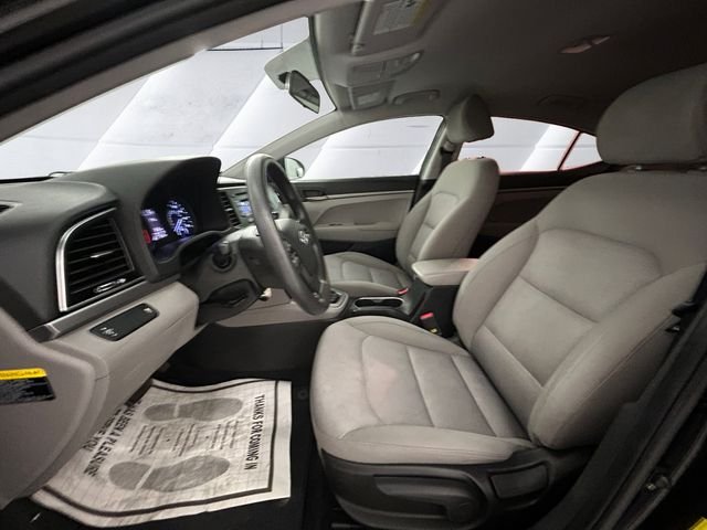 Used 2017 Black Hyundai SE image 7