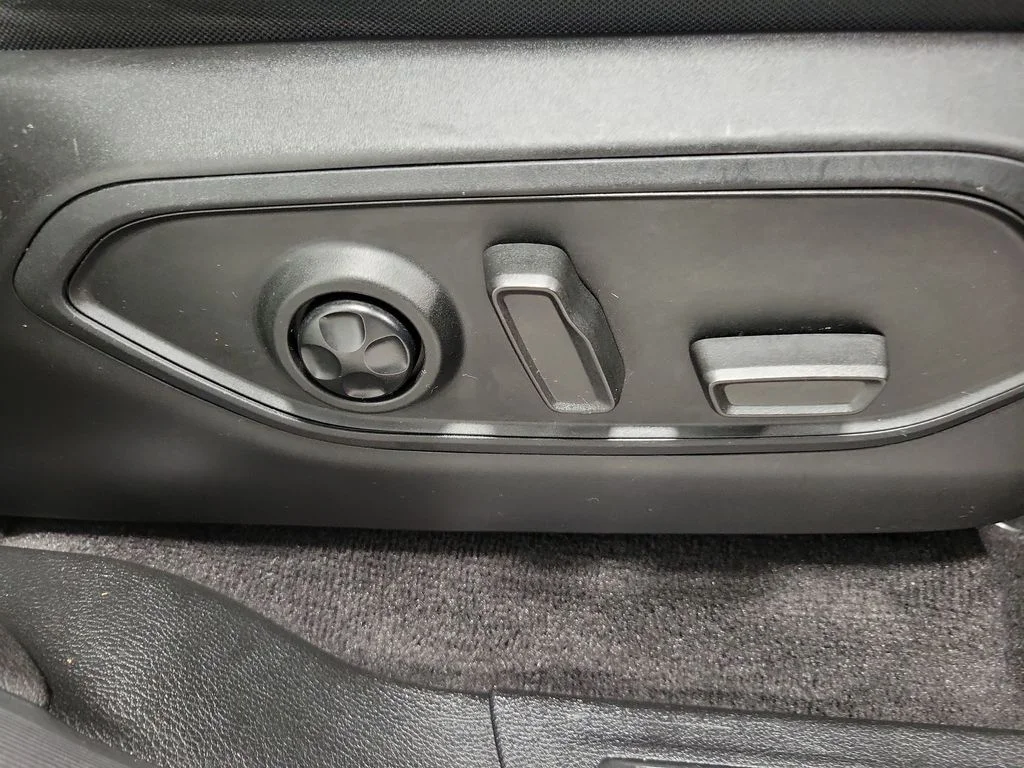 Used 2021 Red Jeep Limited image 18