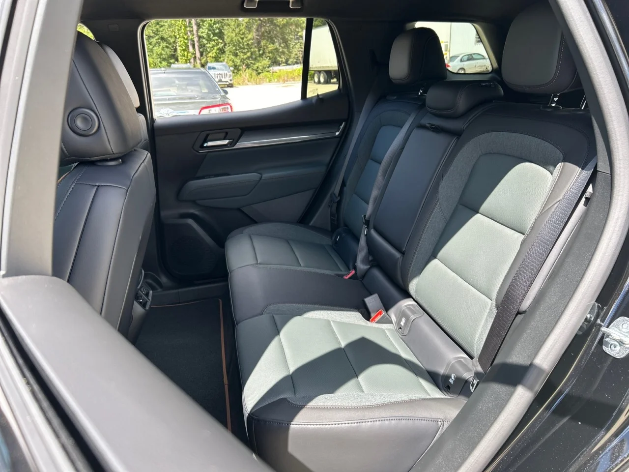 New 2027 Ebony Twilight Metallic GMC AT4 image 18