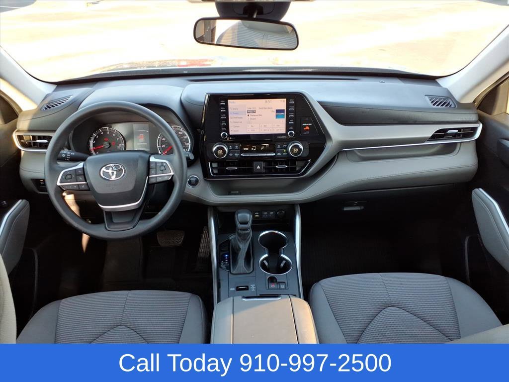 Used 2022 Black Toyota L image 27