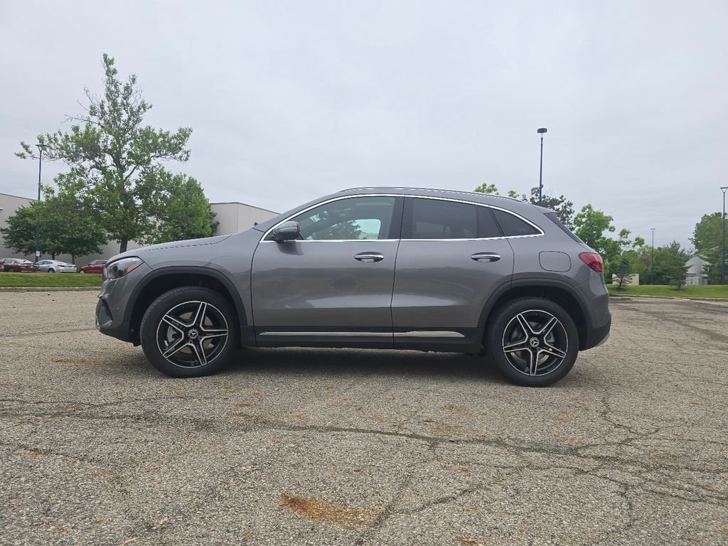 New 2026 Mountain Grey Metallic Mercedes-Benz GLA 250 image 12
