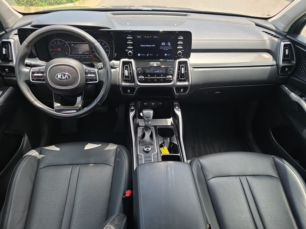 2021 Kia Sorento S - Photo 13