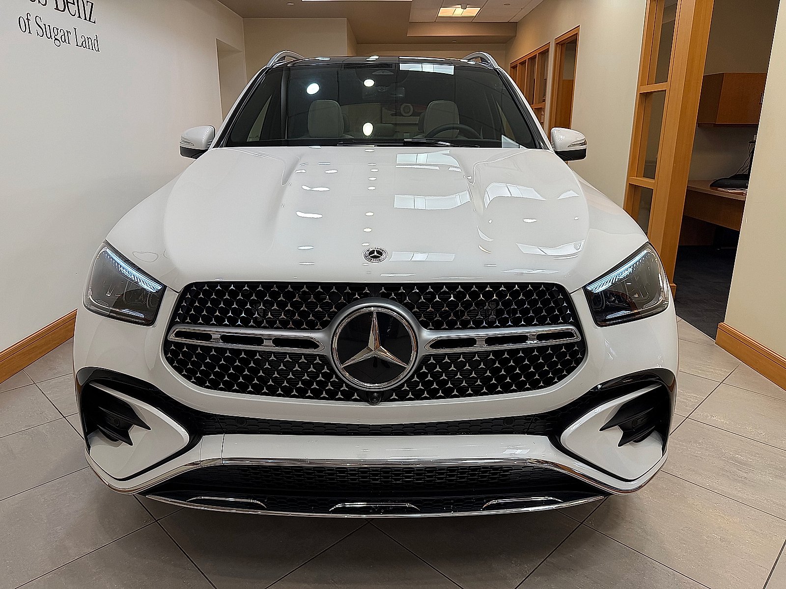 Certified Used 2026 MANUFAKTUR Moonlight White Metallic Mercedes-Benz Base image 3