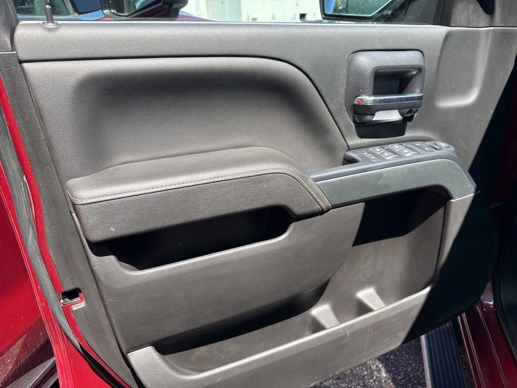 Used 2018 Red Chevrolet LT image 20