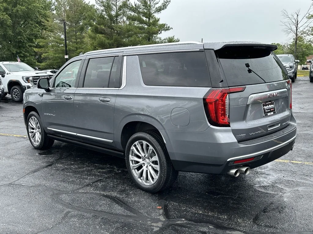 Used 2022 Gray GMC Denali image 6