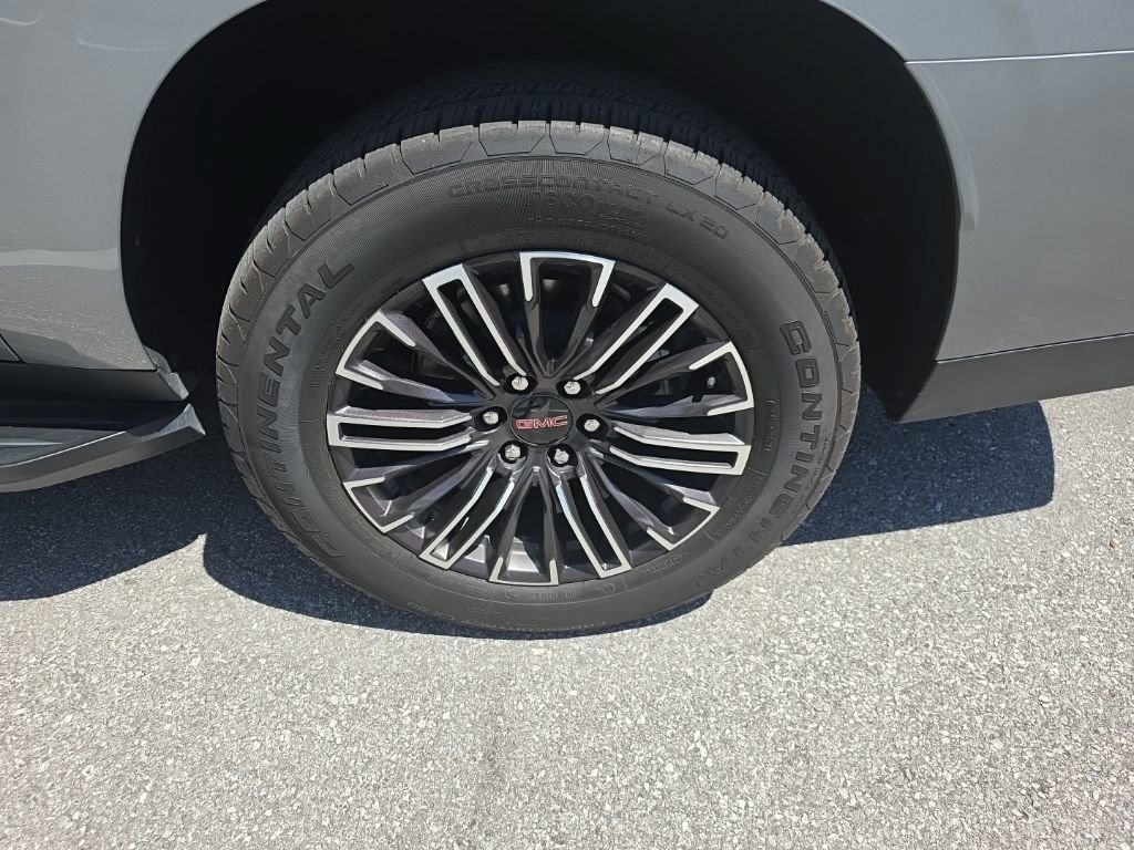 Used 2025 Silver GMC Elevation image 16