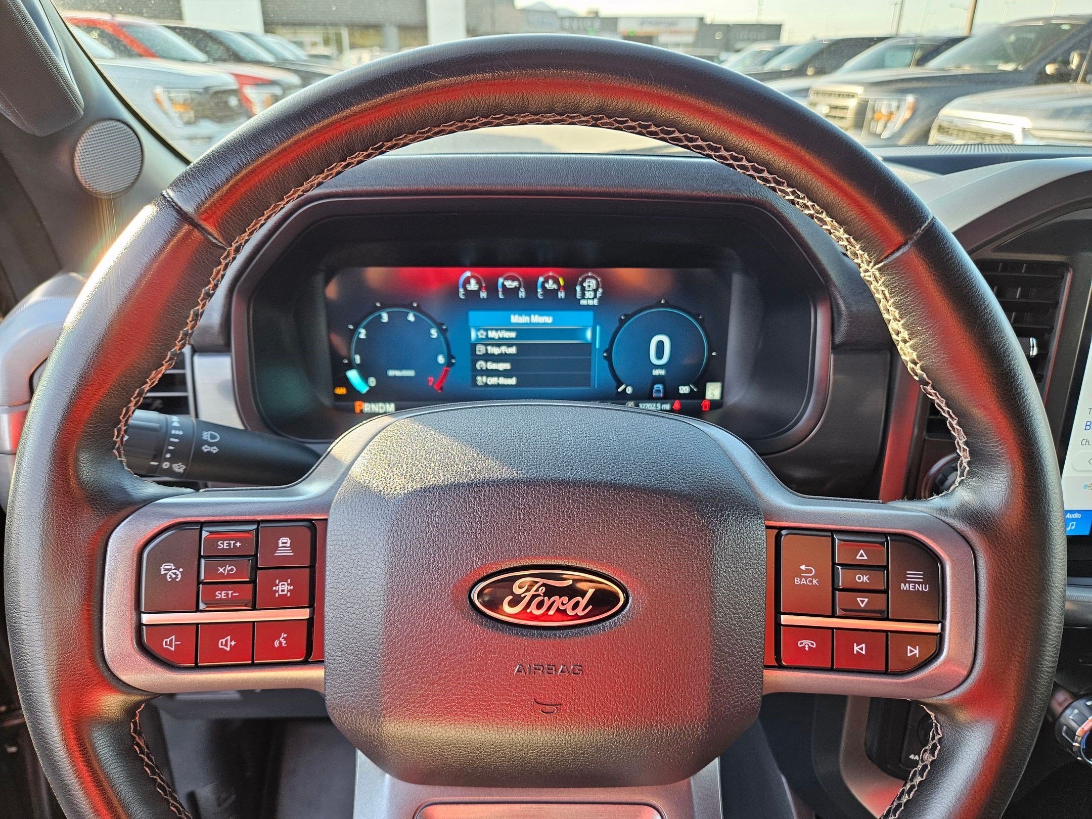 Used 2025 Agate Black Metallic Ford LARIAT image 20