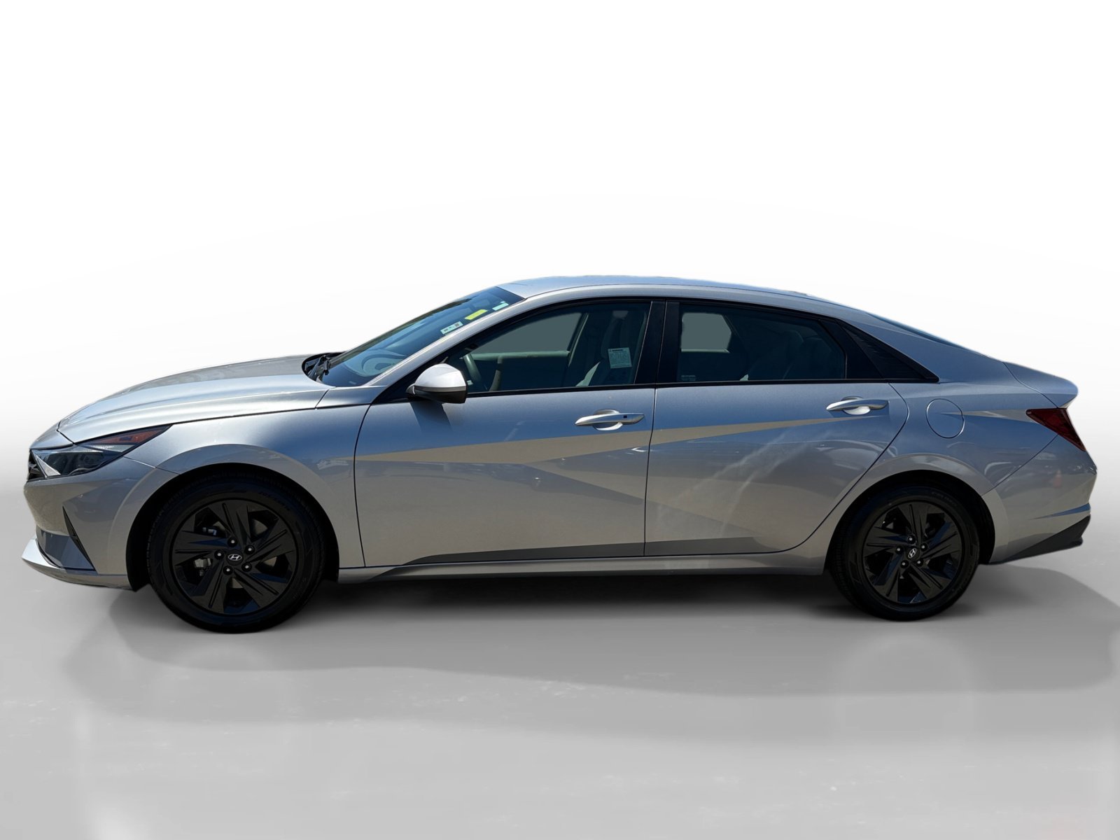 Certified Used 2021 Shimmering Silver Pearl Hyundai SEL image 2