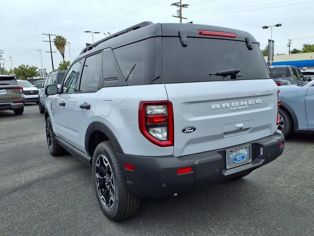 New 2026 Space White Metallic Ford Outer Banks image 4