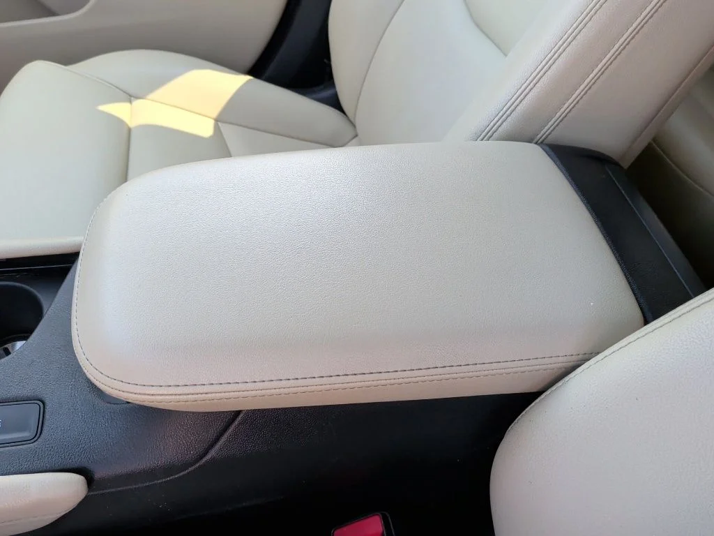 Used 2019 White Cadillac Base image 28