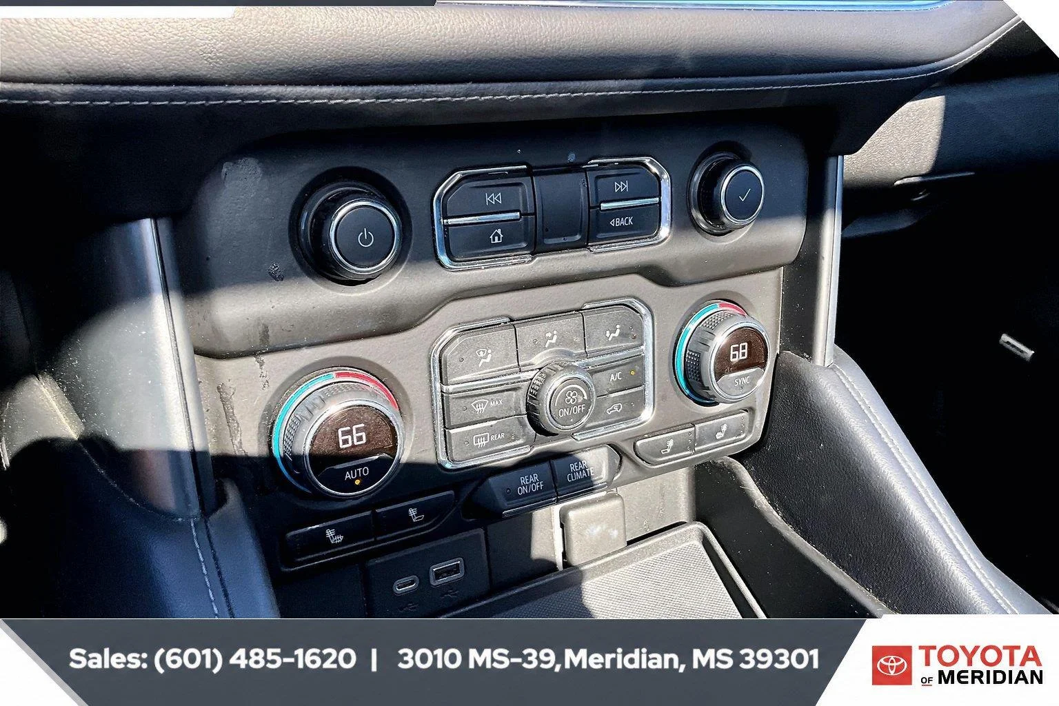 Used 2021 Graywood Metallic Chevrolet Z71 image 23