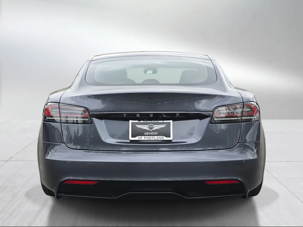 Used 2023 Stealth Gray Tesla  image 4