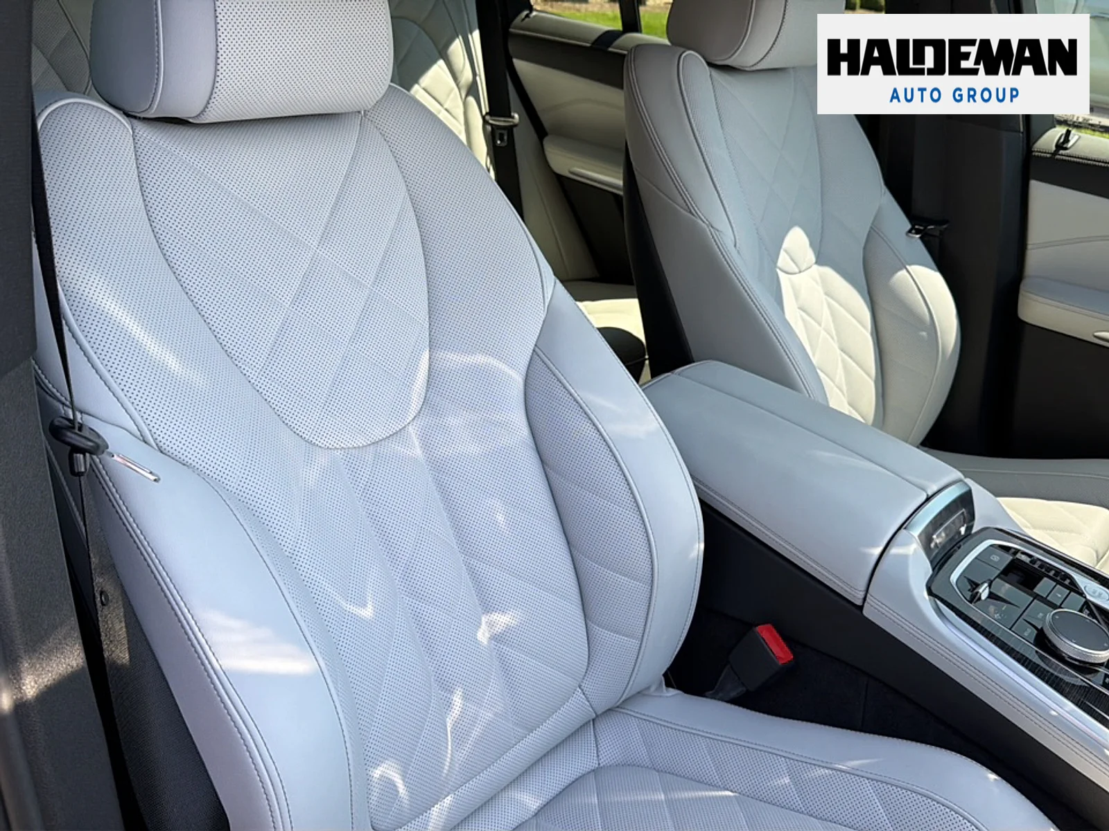 Used 2025 Brooklyn Gray Metallic BMW xDrive50e image 22