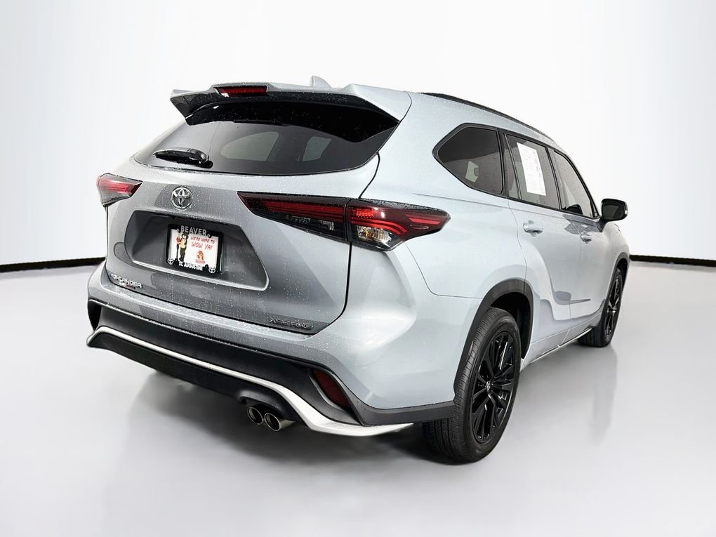 Used 2025  Toyota XSE image 10