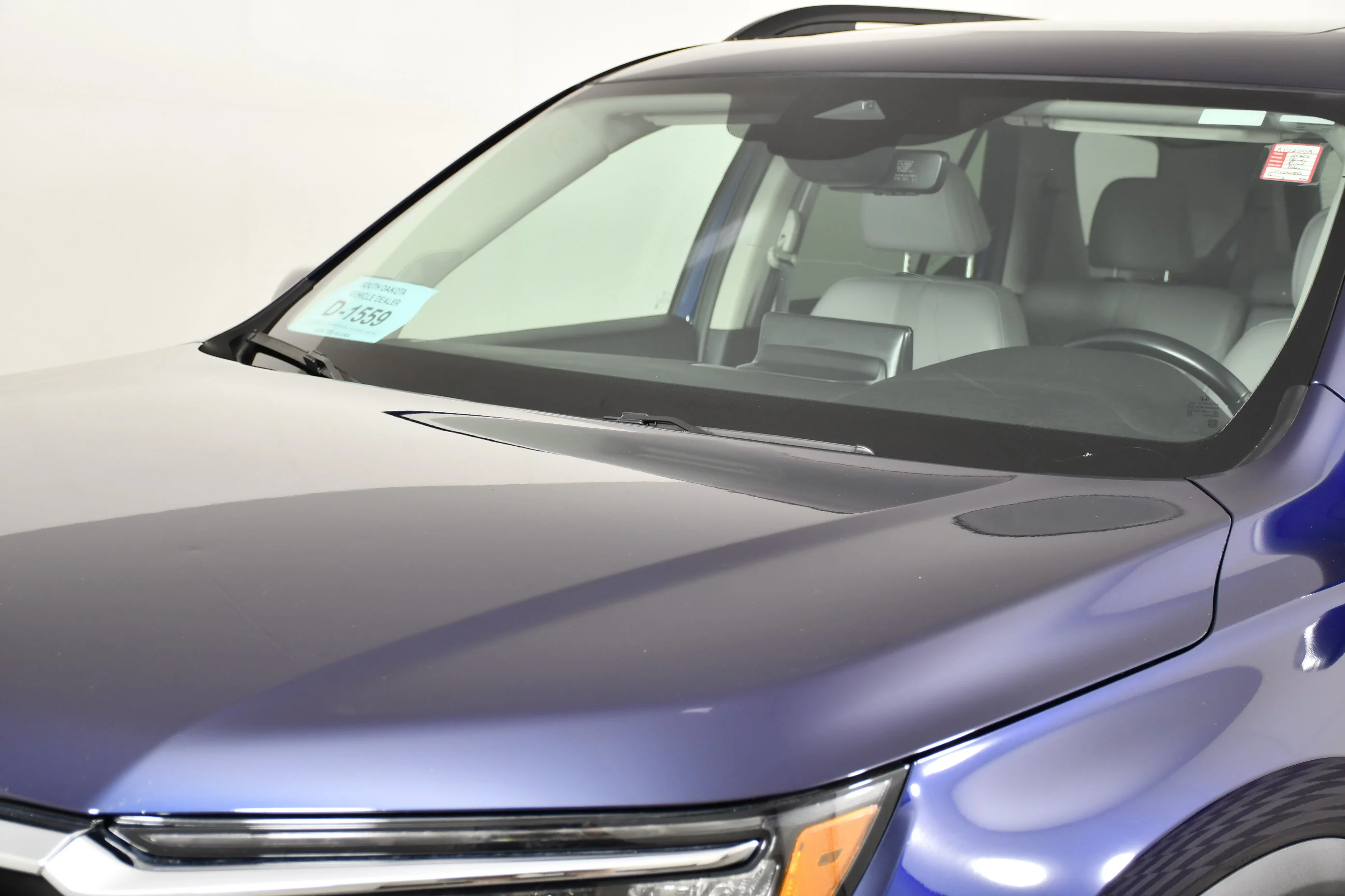 Used 2025 Obsidian Blue Pearl Honda Touring image 12