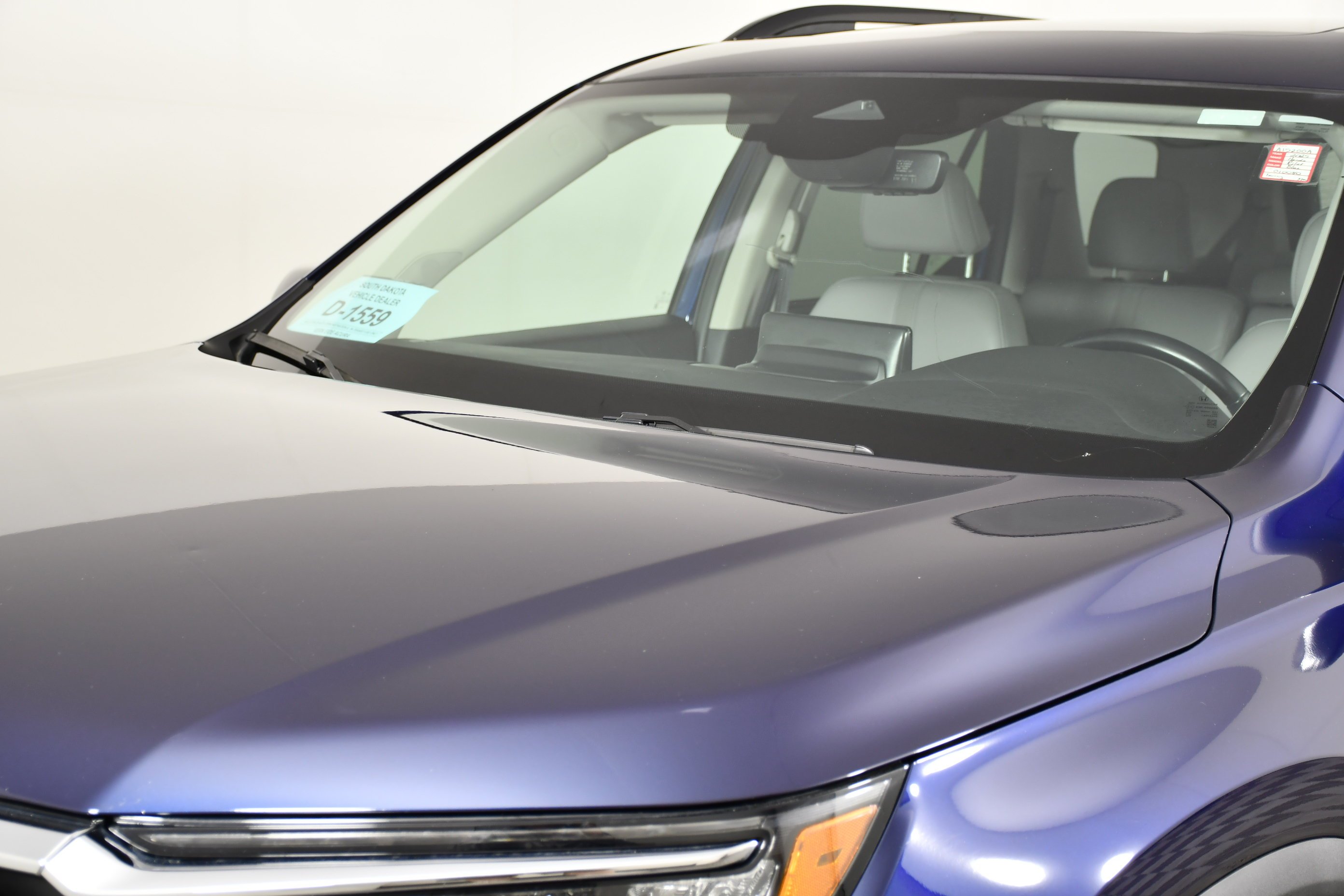 Used 2025 Obsidian Blue Pearl Honda Touring image 12