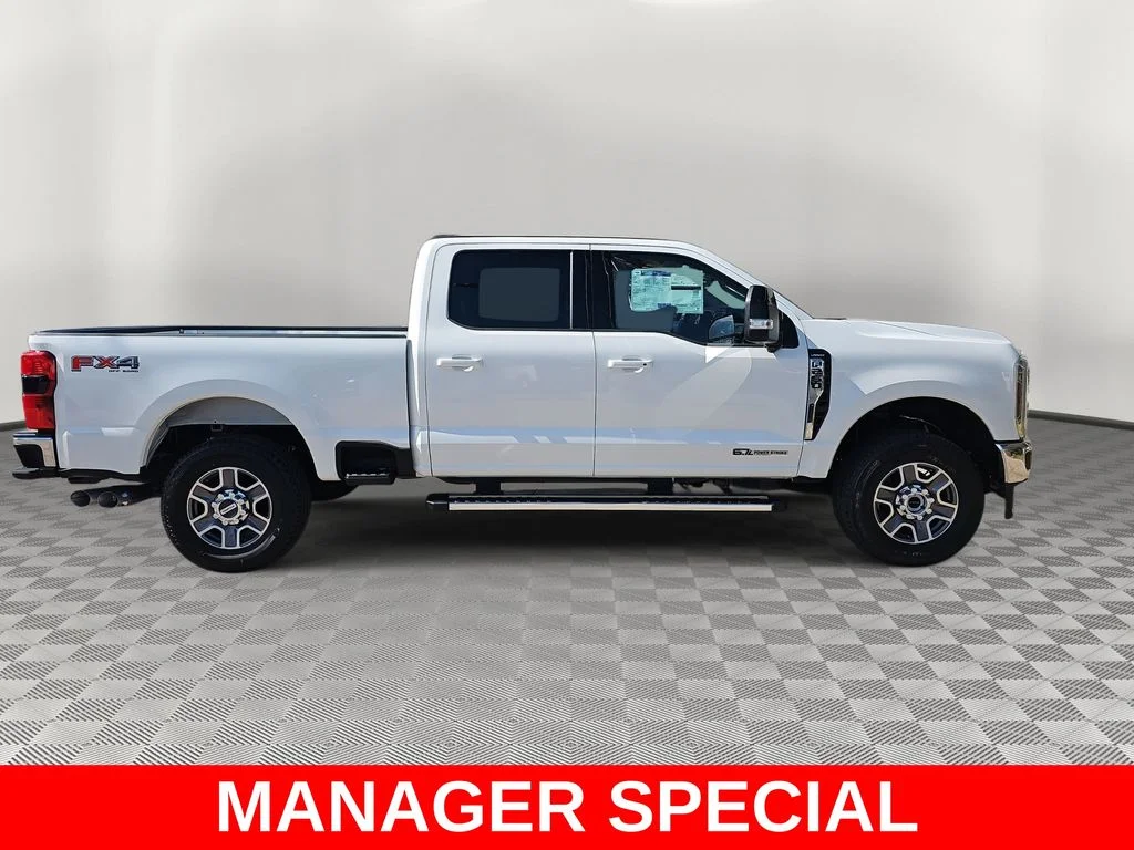 New 2026 Star White Metallic Tri-Coat Ford F-250® Platinum® image 2