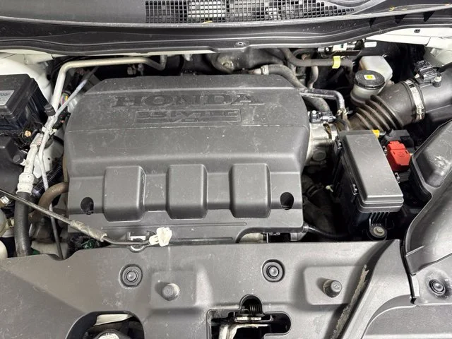 Used 2016 White Honda SE image 9